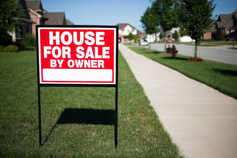 House for sale by owner sign